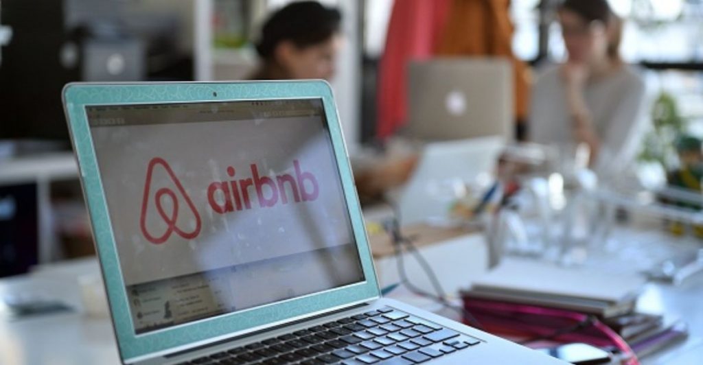 airbnb-s-career-page-views-jumps-to-800-000-after-its-live-work-anywhere-policy