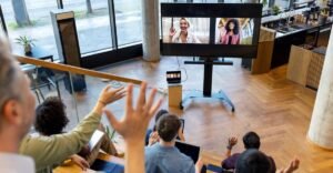 Supporting Hybrid Teams with the Right Technology_Amazing Workplaces